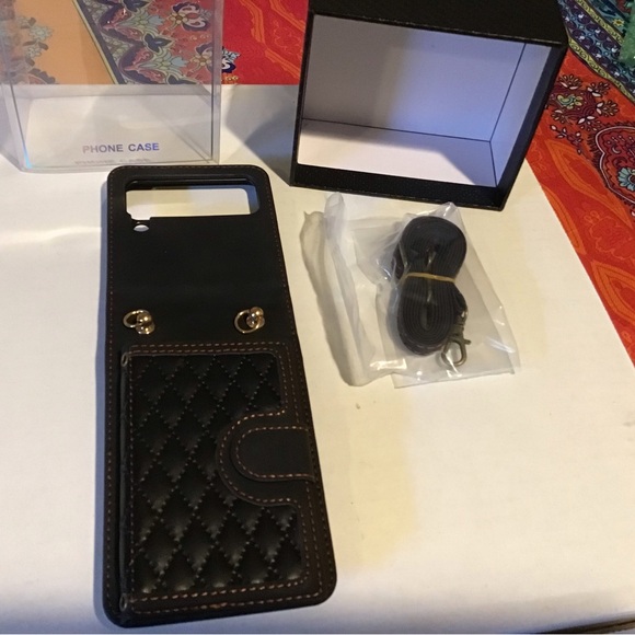 NWOT  Samsung flip Z3 wallet phone case. - Picture 2 of 4